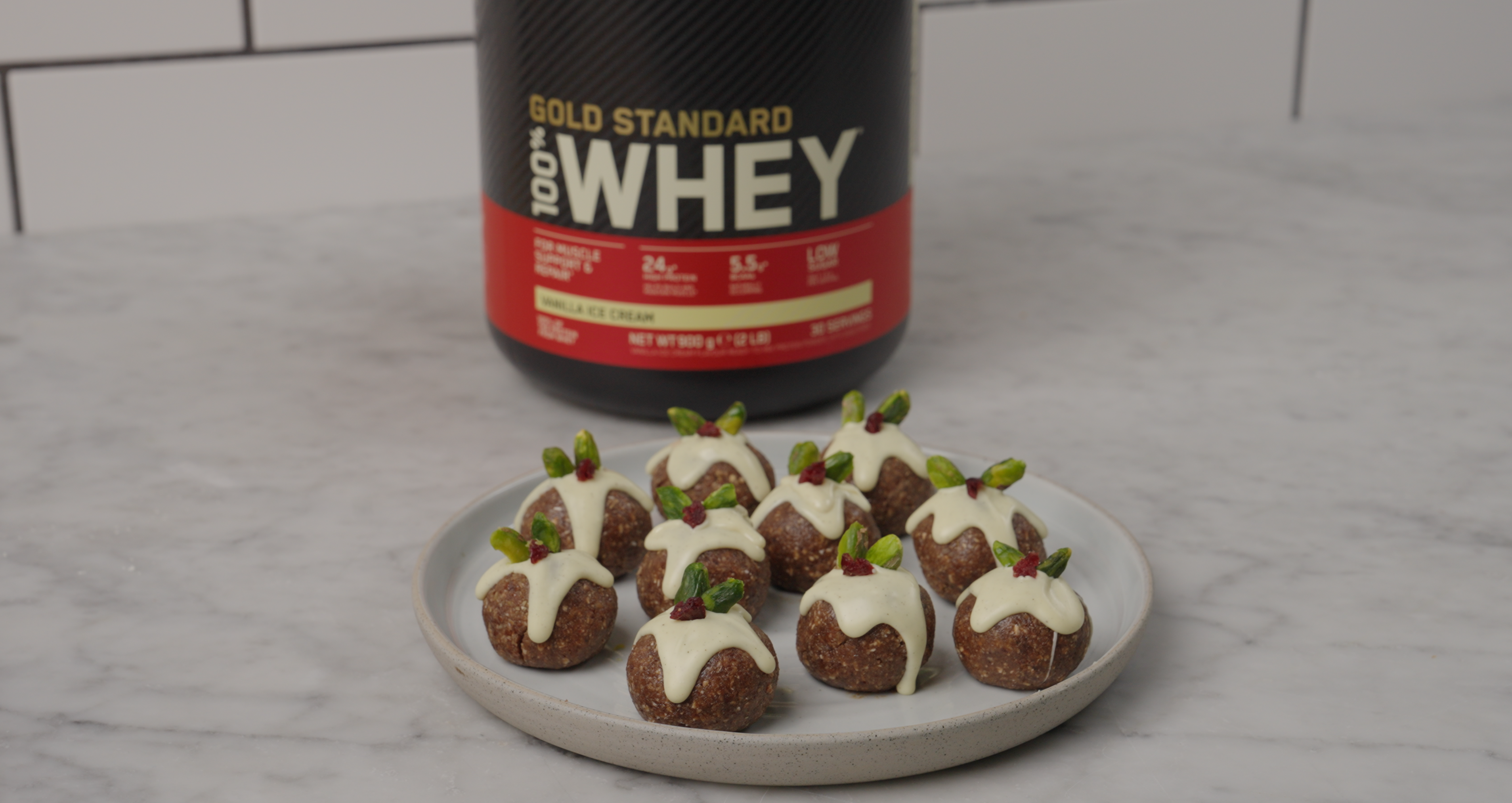 Protein christmas pudding balls
