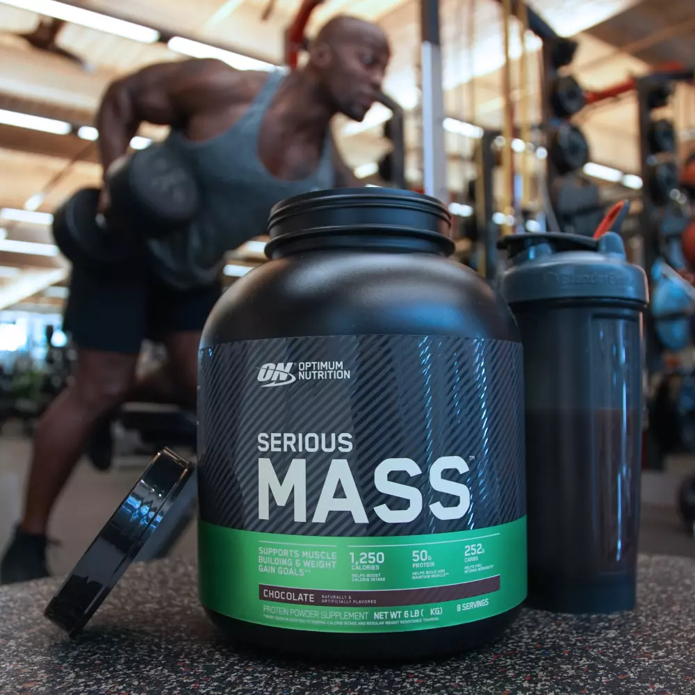 Optimum Nutrition Serious Mass Weight Gainer, 2.73 kg container, chocolate flavor, for muscle building and post-workout nutrition